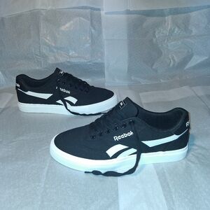 Reebok Sneakers, Brand New, Men 8.5 Women 10